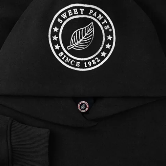 82 HOODIE BLACK