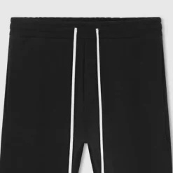 ICONIC STRAIGH BLACK