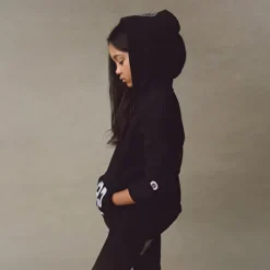 KID 82 HOODIE BLACK